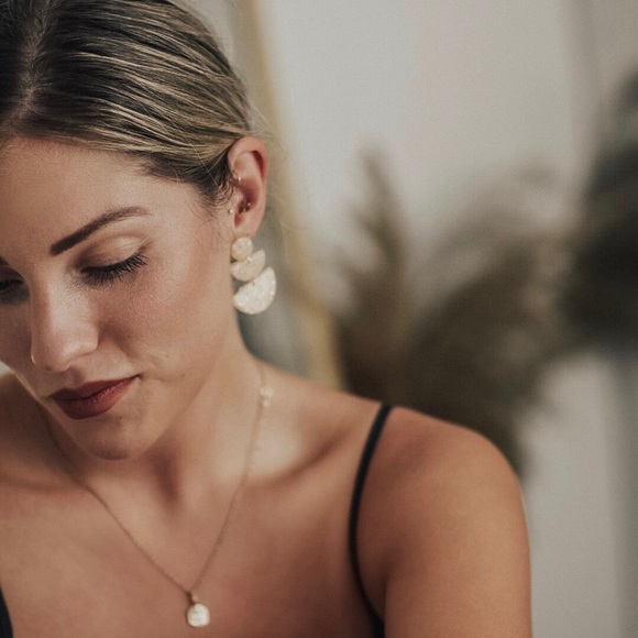 Meet your Posher, Lorena - Picture 1 of 1